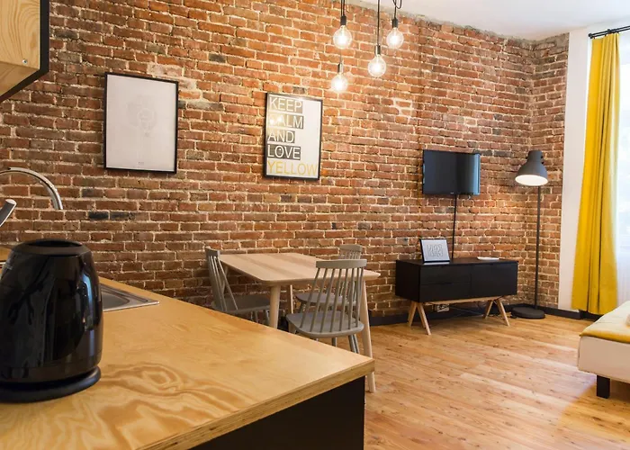 19rooms アパート *